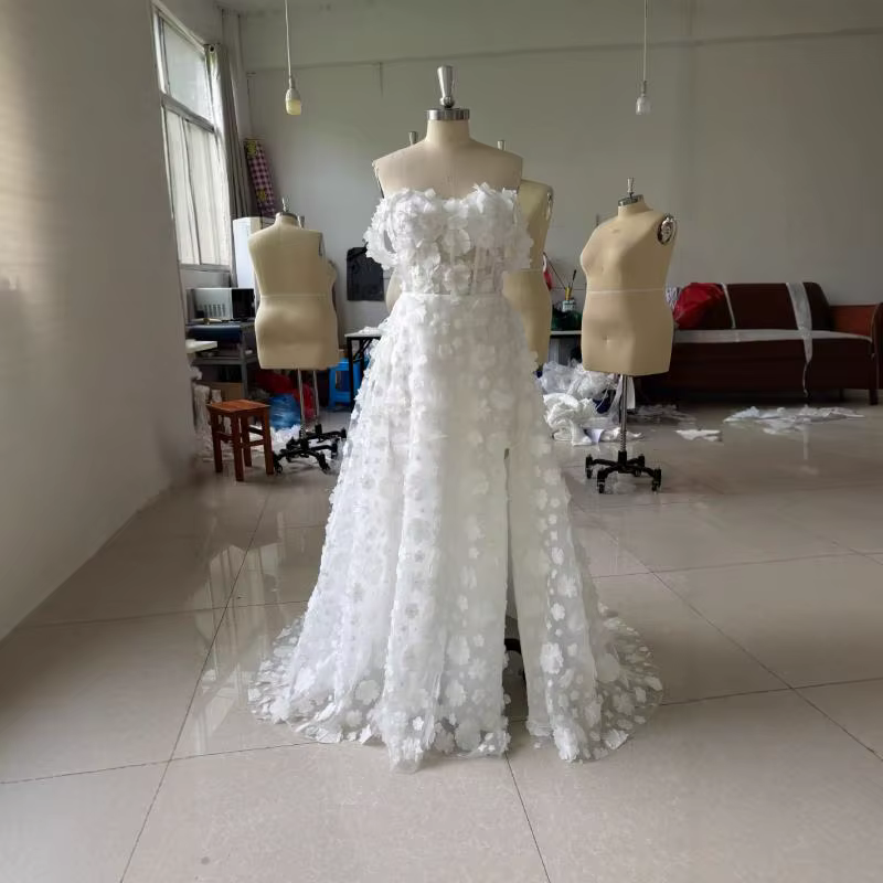 Robe de mariée légère à bretelles, haut de gamme, élégante, traînante, fleur tridimensionnelle, fente haute, personnalisée