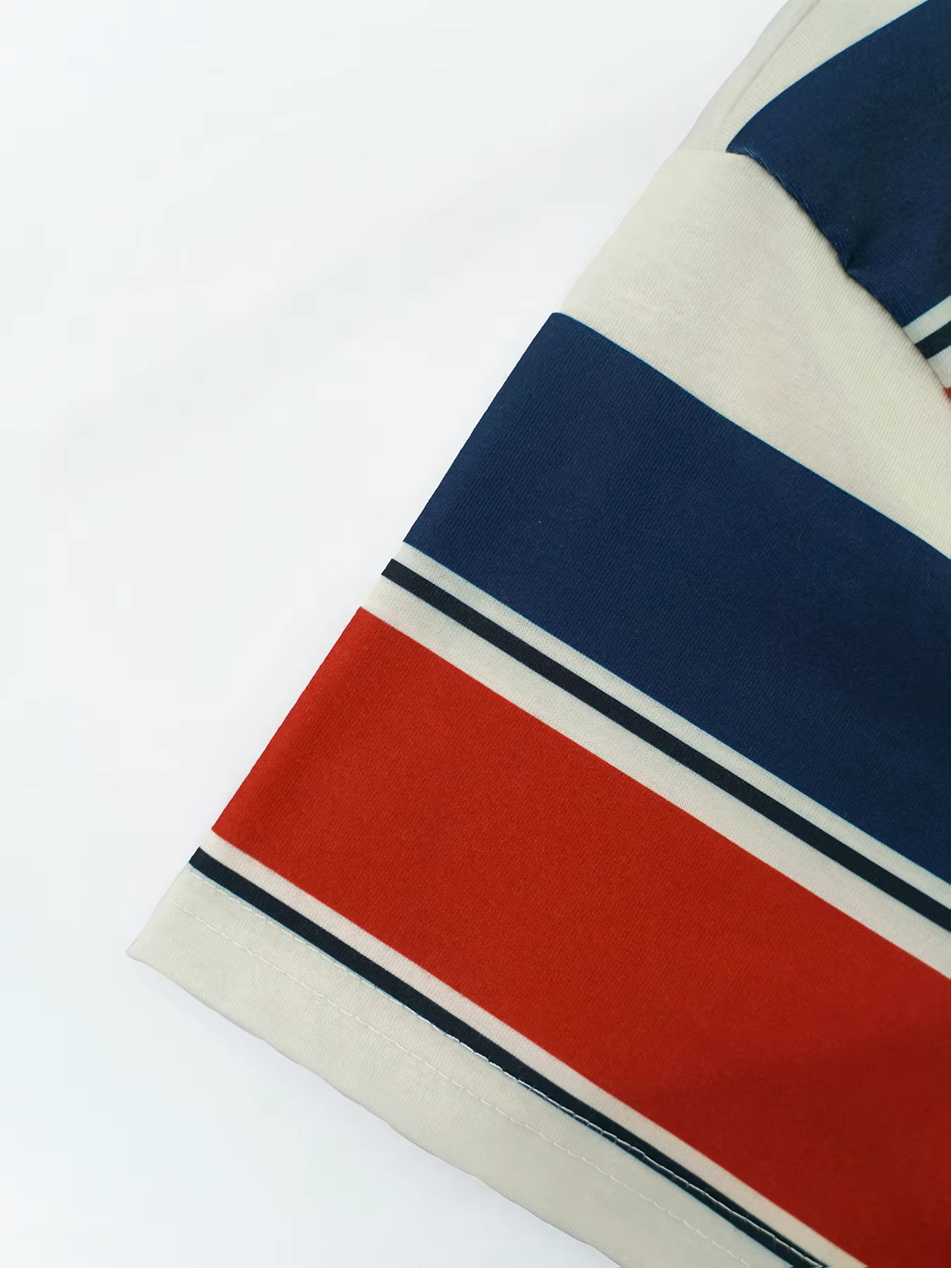 T-shirt rayé rouge, jaune et bleu pour homme