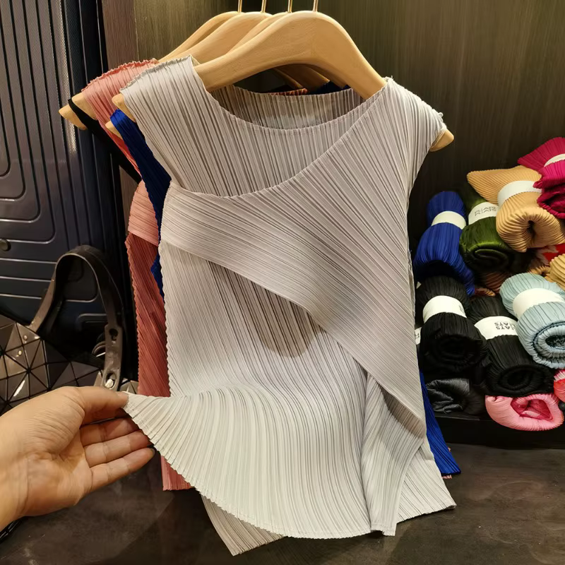 T-shirt sans manches Miyake plissé été nouveau col rond mince polyvalent irrégulier femmes maillot de corps hauts plusieurs façons porter