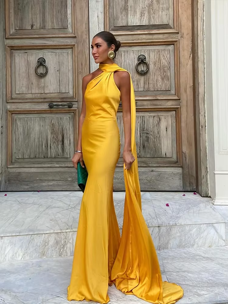 Robe longue à col licou pour femmes