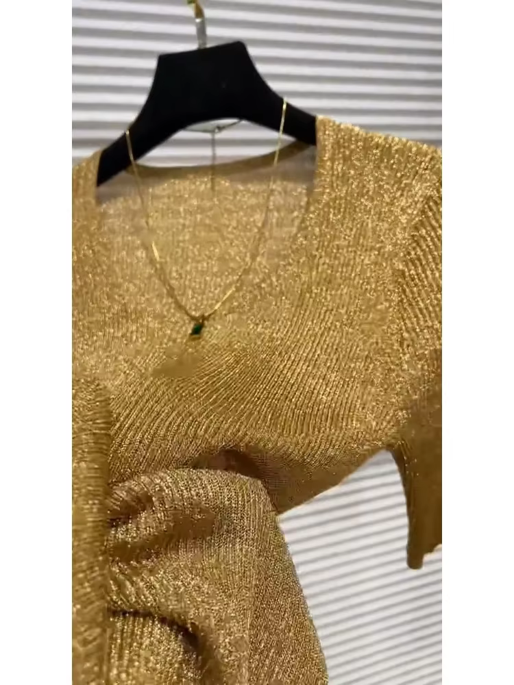 T-shirt doré à manches courtes pour femmes
