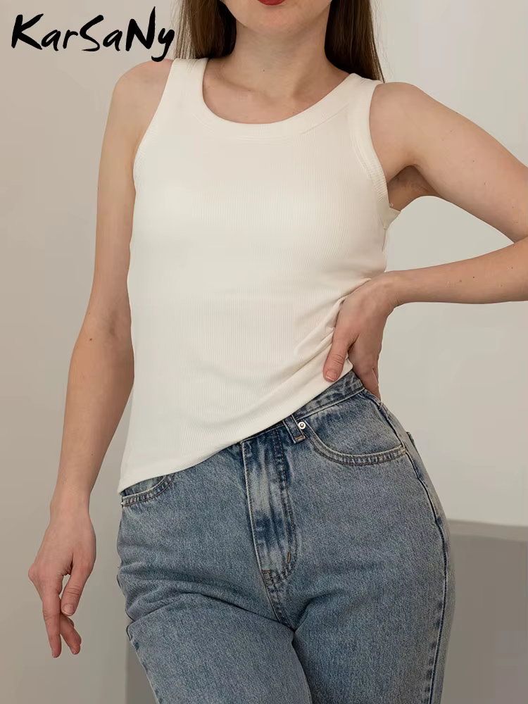 Haut blanc astronomique avec soutien-gorge intégré pour femme