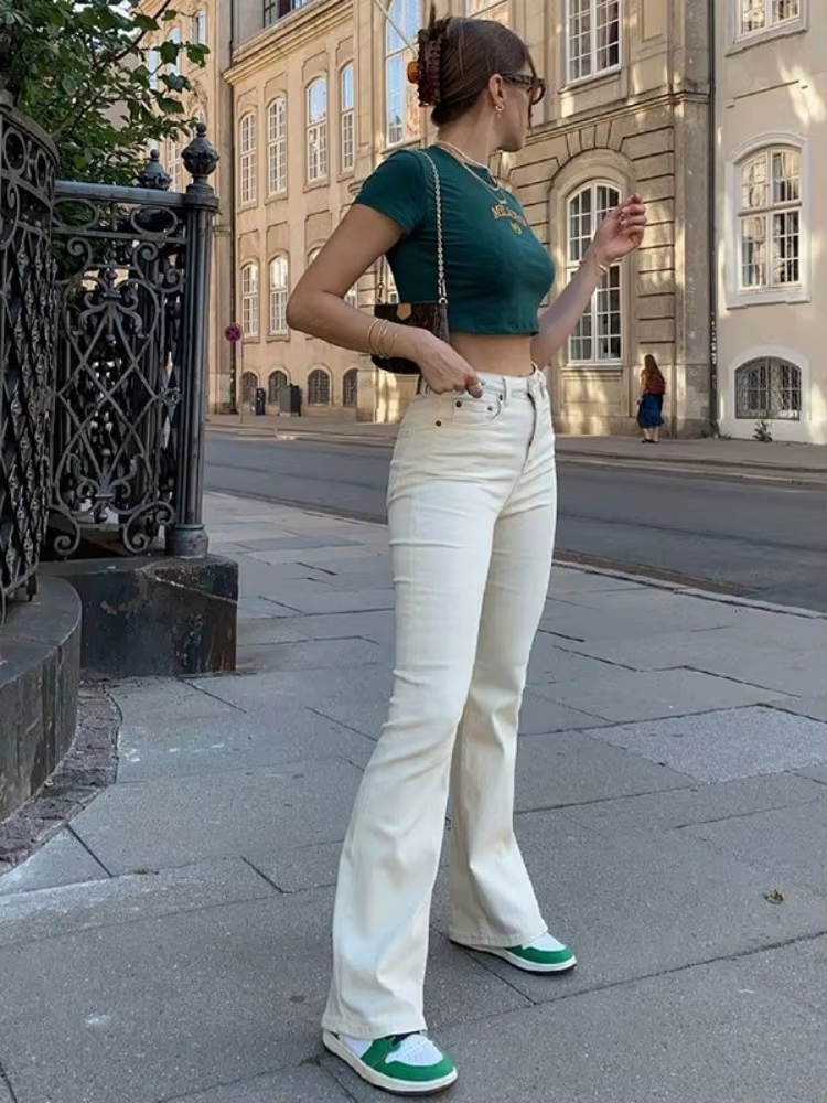 Chemise Féministe Verte avec Lettres Brodées pour Femme