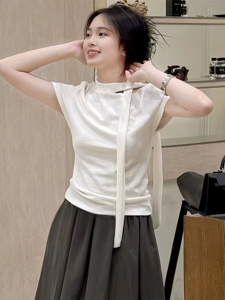 T-shirt blanc à manches courtes pour femmes