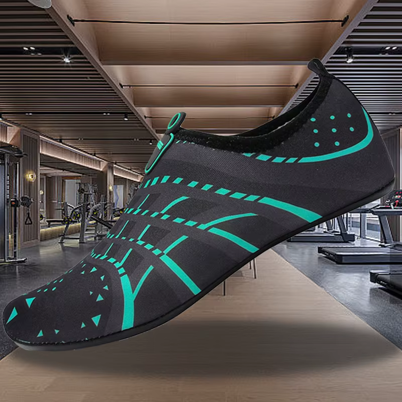 Les chaussures d'entraînement de gymnastique légères avec maille respirante et semelles antidérapantes sont confortables