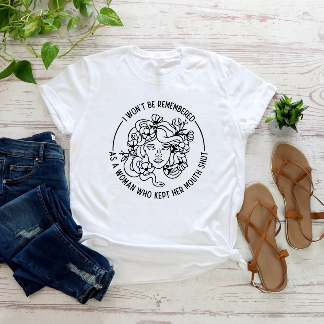 Je ne serai rappelé comme une femme qui manquez ma bouche fermer T-shirt pour femmes
