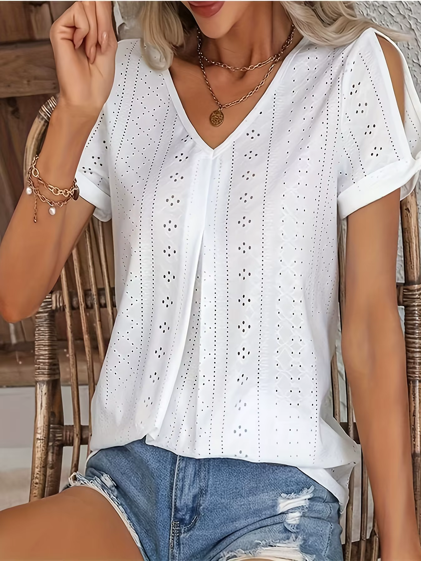 Nouveau 2025 femmes t-shirt été mode Blouses hauts grande taille décontracté couleurs unies évider col en v à manches courtes lâche blanc t-shirts