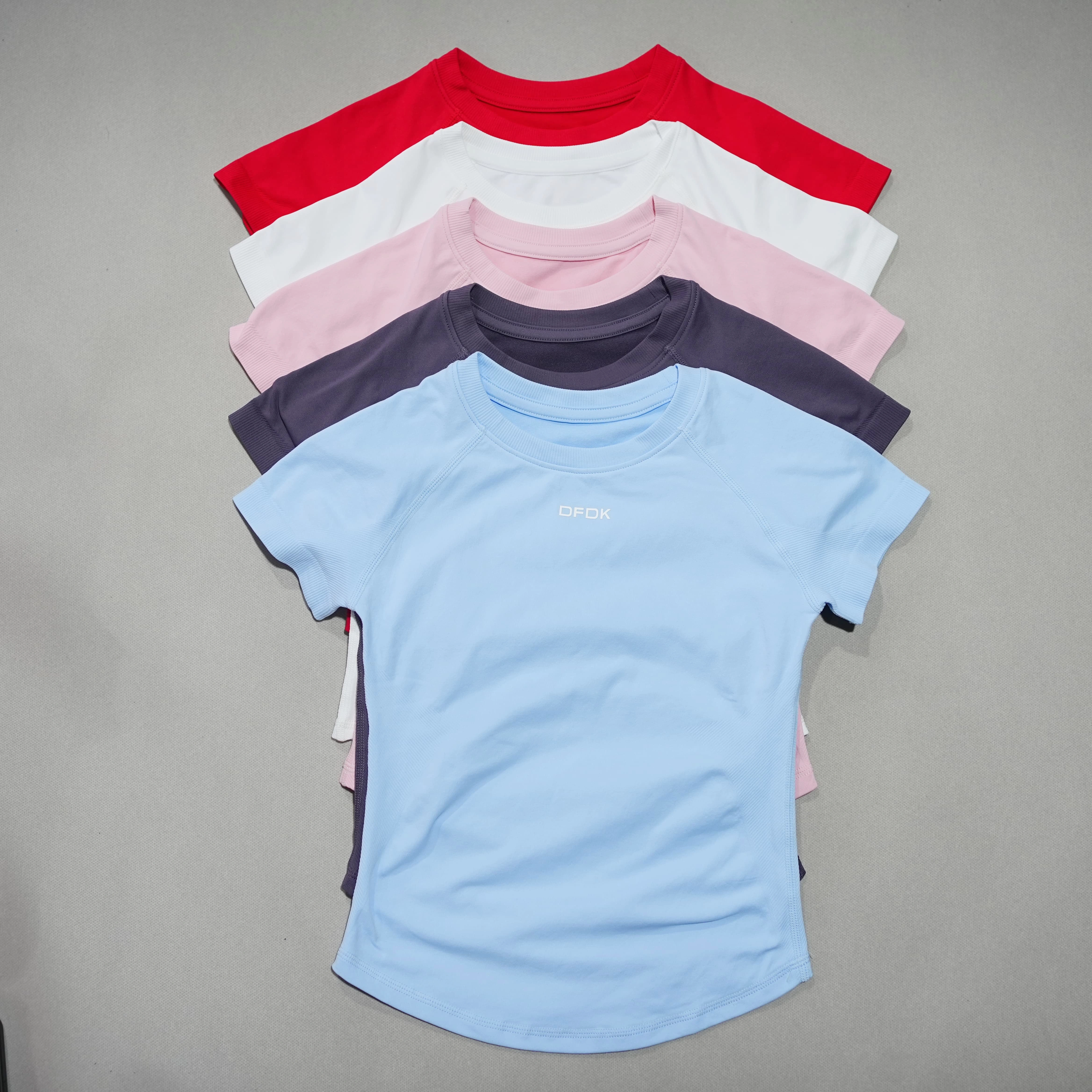 Nouveau T-shirt de sport respirant pour femme 2026 – Col rond