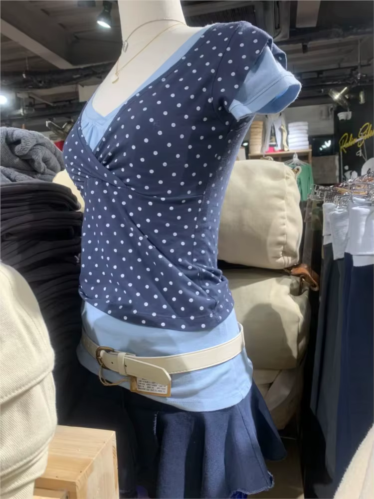T-shirts sans manches à col en V à pois bleu marine pour femmes