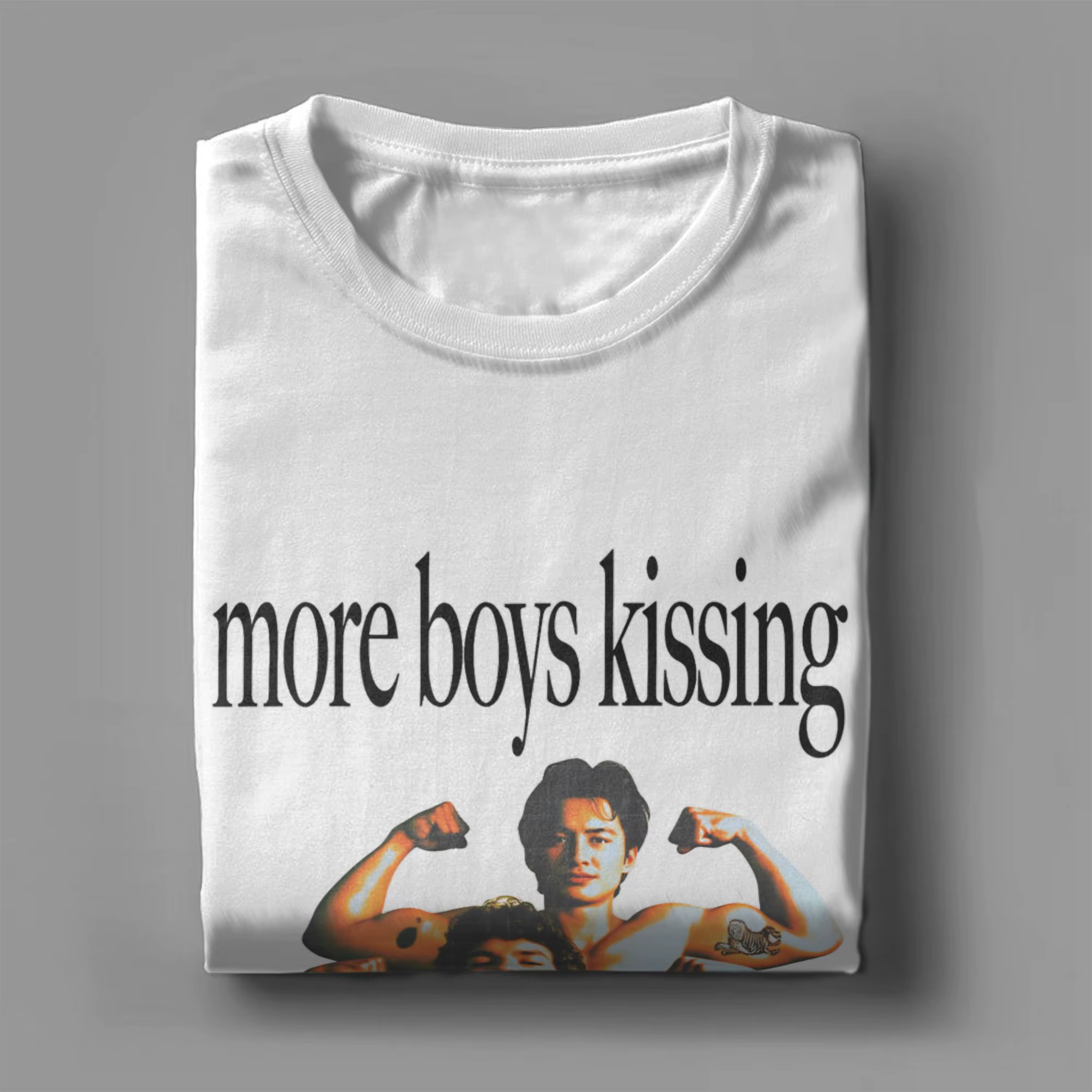 T-shirt More Boy Kissing Hip Hop Heated Rivalry Beach Tee Shirt Vêtements imprimés basiques Idée cadeau