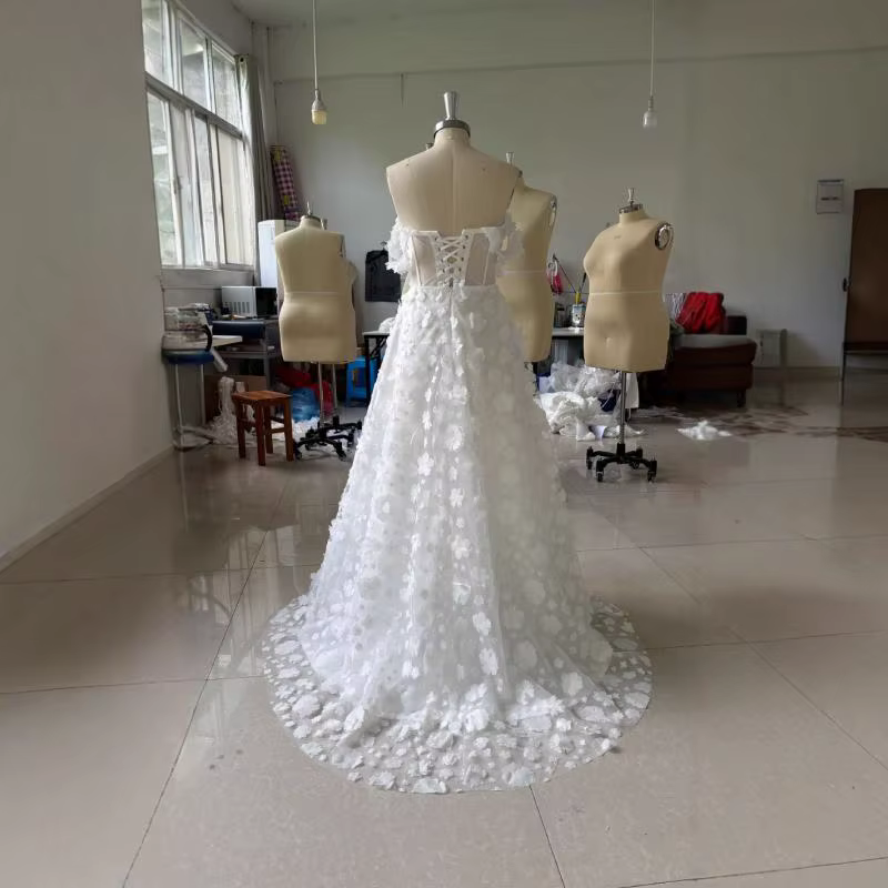 Robe de mariée légère à bretelles, haut de gamme, élégante, traînante, fleur tridimensionnelle, fente haute, personnalisée