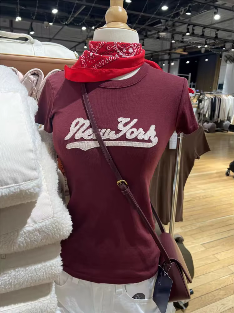 T-shirts slim pour femme avec appliques lettres bordeaux