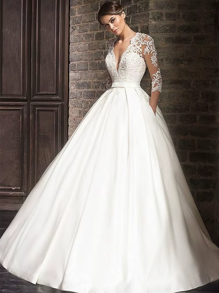 Robe de Mariée Élégante en Dentelle, Demi-Manches, Col en V, avec Traîne et Poches, Personnalisée, 2022