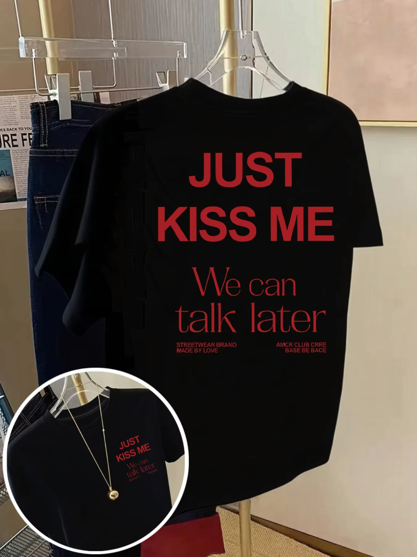 T-shirt imprimé « KISS ME We Can Talk Later » à manches courtes et col rond