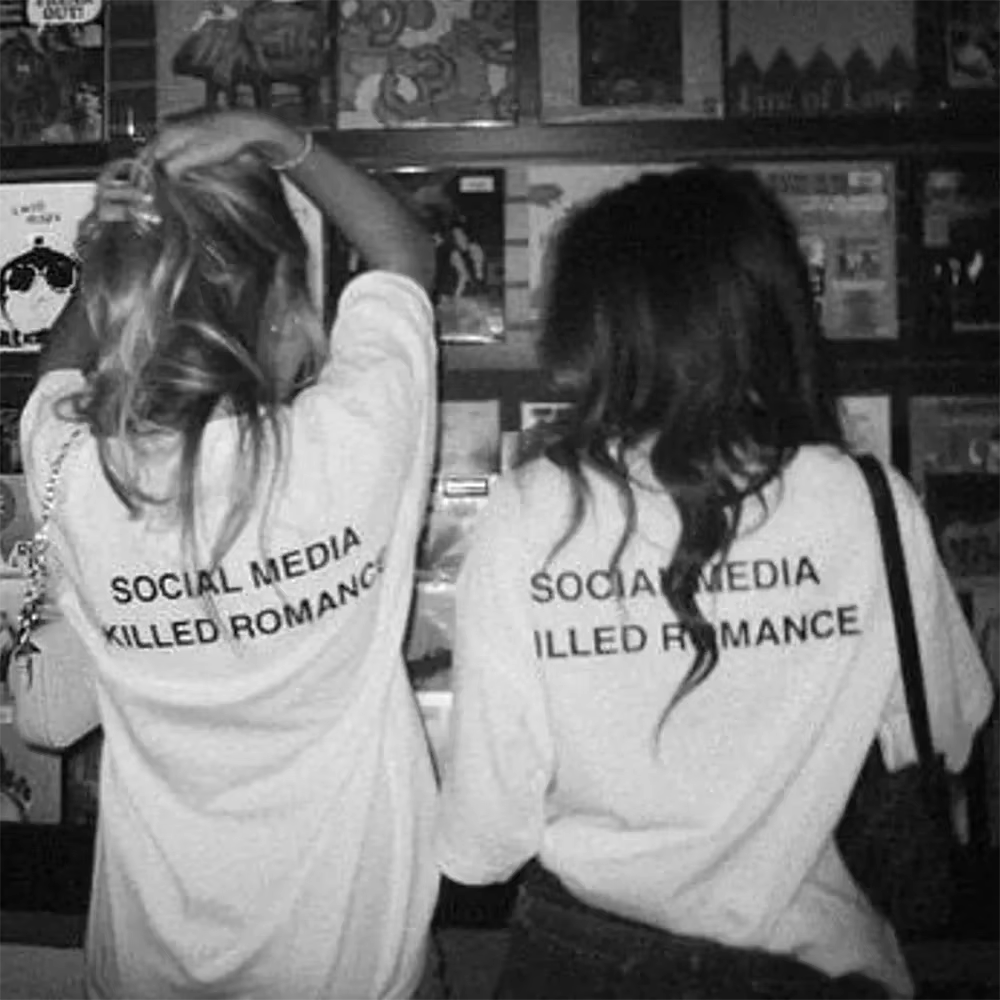 Médias sociaux tué Romance T-Shirt hommes esthétique saint valentin lettre impression