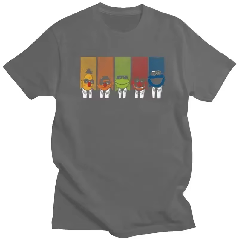Un nouveau t-shirt créatif avec des personnages du spectacle en peluche Sesame Street. Conception ludique et confortable de haute qualité.