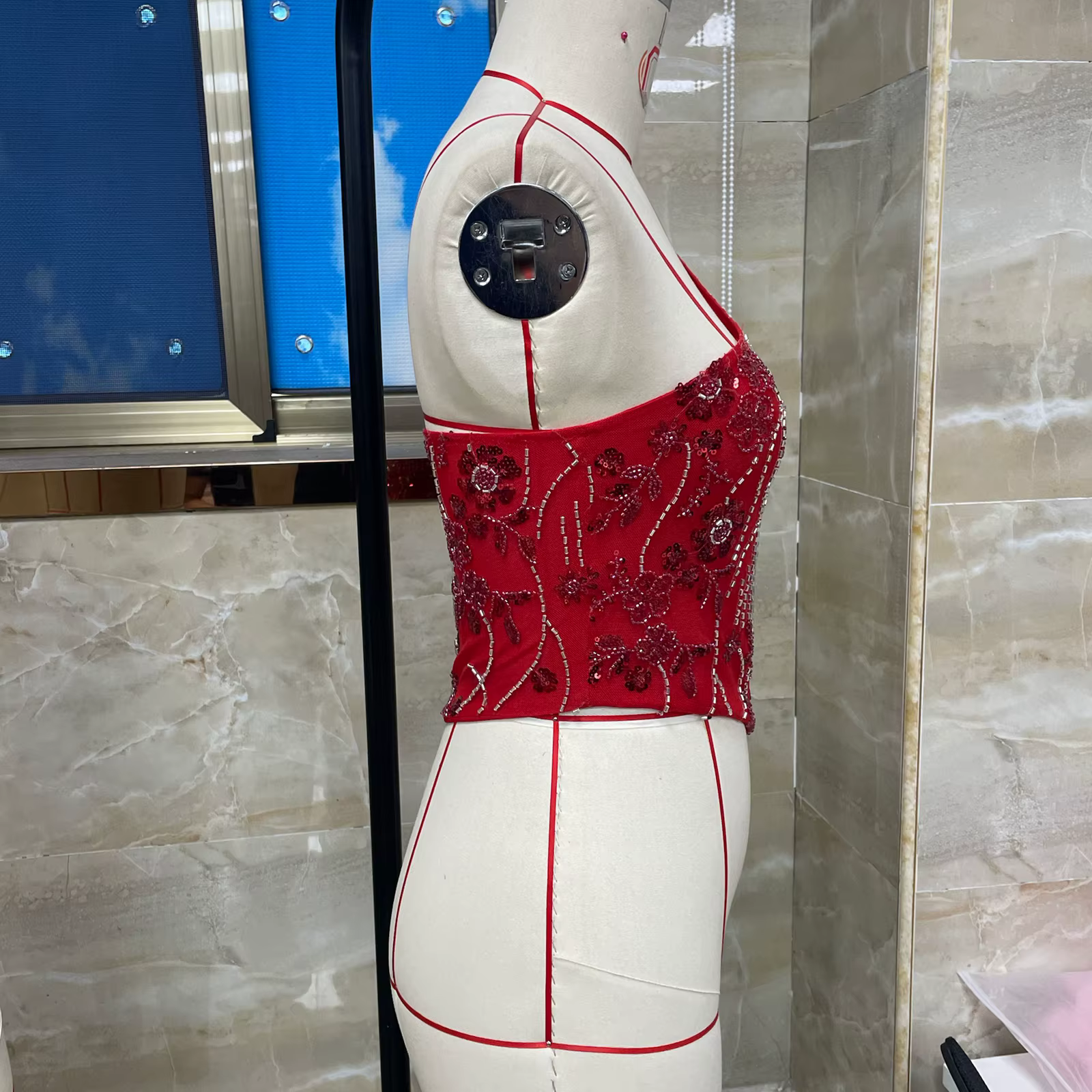 Débardeur à paillettes et perles pour femmes