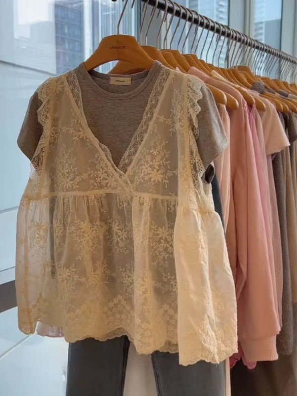 Haut cache-cœur en dentelle à col en V pour femme, tricoté ample blanc, style débardeur ajouré sans manches, collection printemps-été