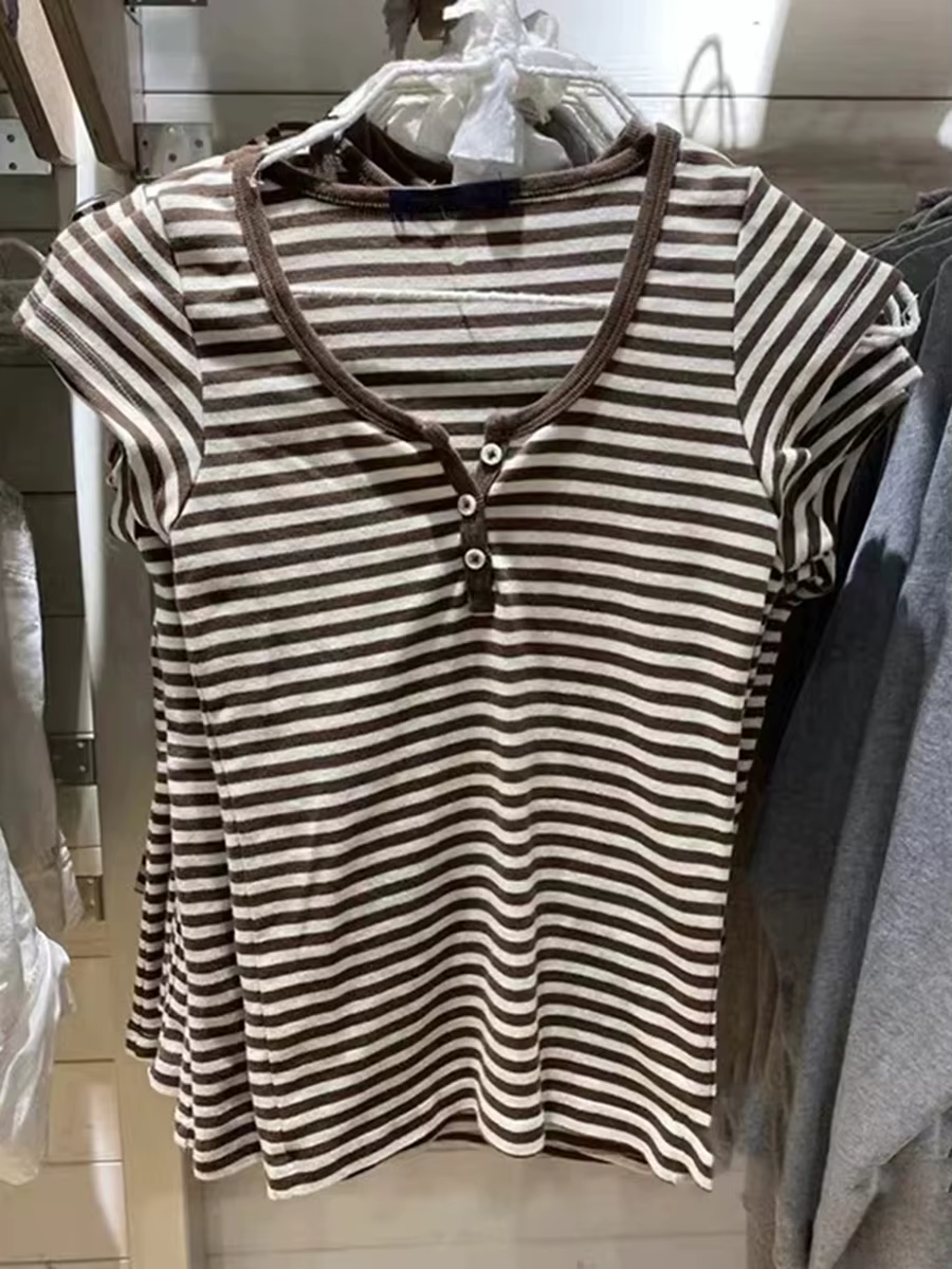 T-shirts rayés marron pour femmes