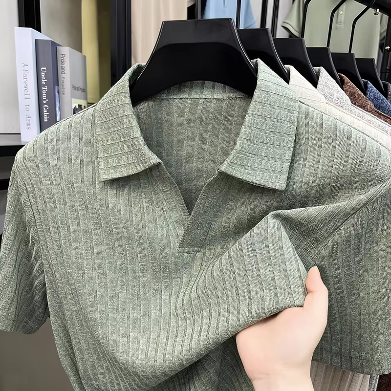 Polo en tricot à col en V pour homme