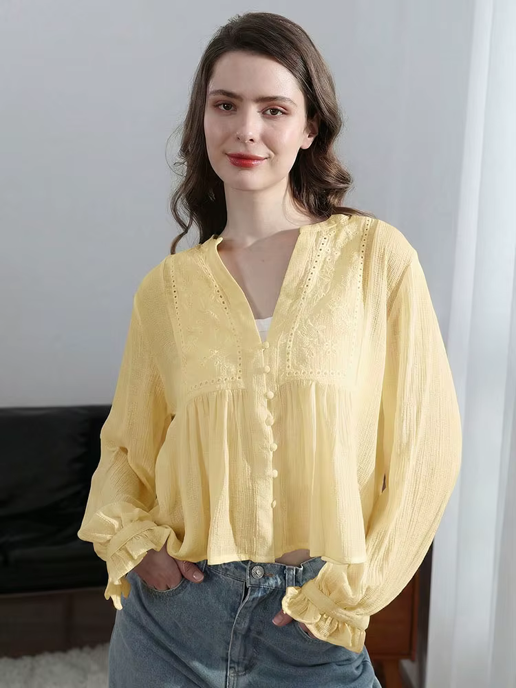 Chemisier beige vintage brodé pour femme HH