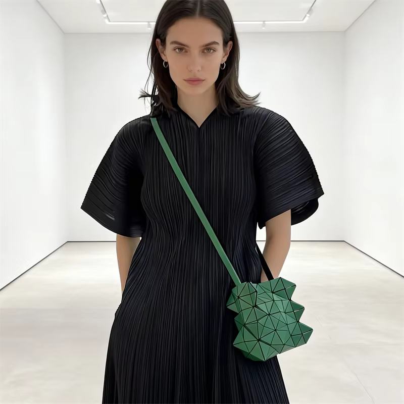 Haut plissé Miyake pour femme