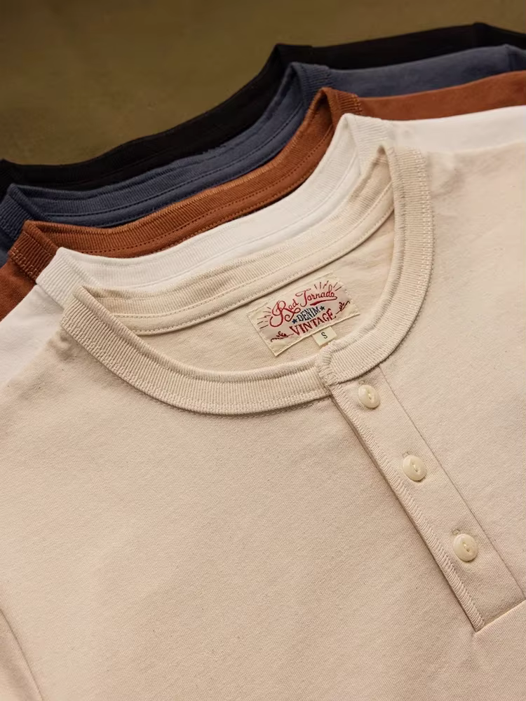 T-shirt Henley à manches courtes Tornado rouge pour hommes