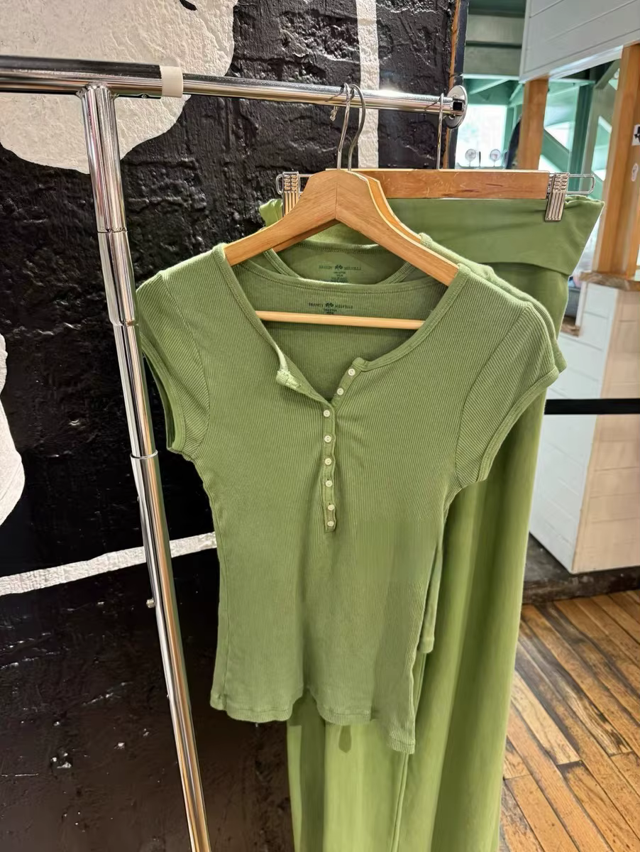 T-shirts côtelés slim en matcha pour femmes, style décontracté d'été, streetwear, boutons, col rond, manches courtes, style vintage preppy chic, t-shirt Y2K