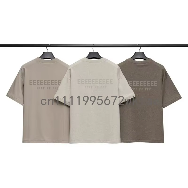 Ensemble de T-shirts Classiques 2SP de Haute Qualité pour Hommes – Design Luxe Texture Métallique Lettres Coton – T-shirt et Short Ample pour Couple