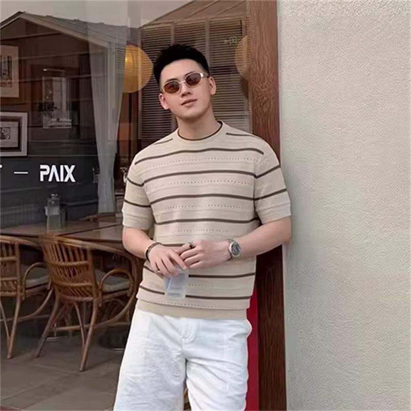 T-shirt rayé en lin tricoté à col rond pour homme