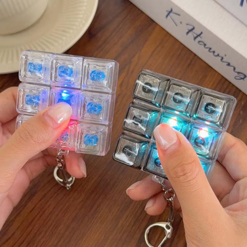 LED 9 touches Keycap porte-clés pour femmes hommes lumineux soulagement du Stress doigt pendentifs Fidget clavier sac à