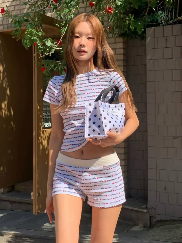 Manches courtes haut court butin Shorts Sexy deux pièces Ensemble femmes Streetwear lettres imprimées Conjunto Femenino doux Ensemble Femme