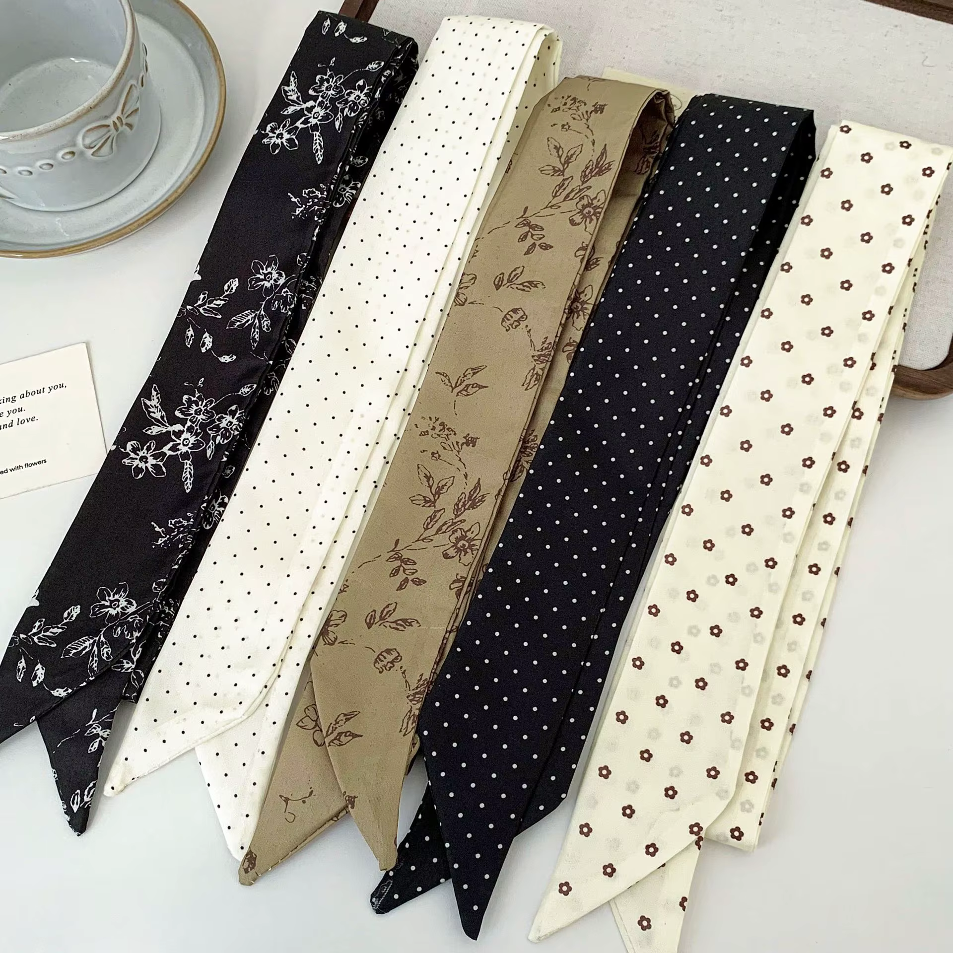 Écharpe à pois : élégante et sophistiquée pour femme
