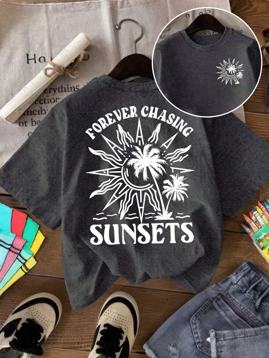 T-shirt à manches courtes imprimé soleil et cocotier