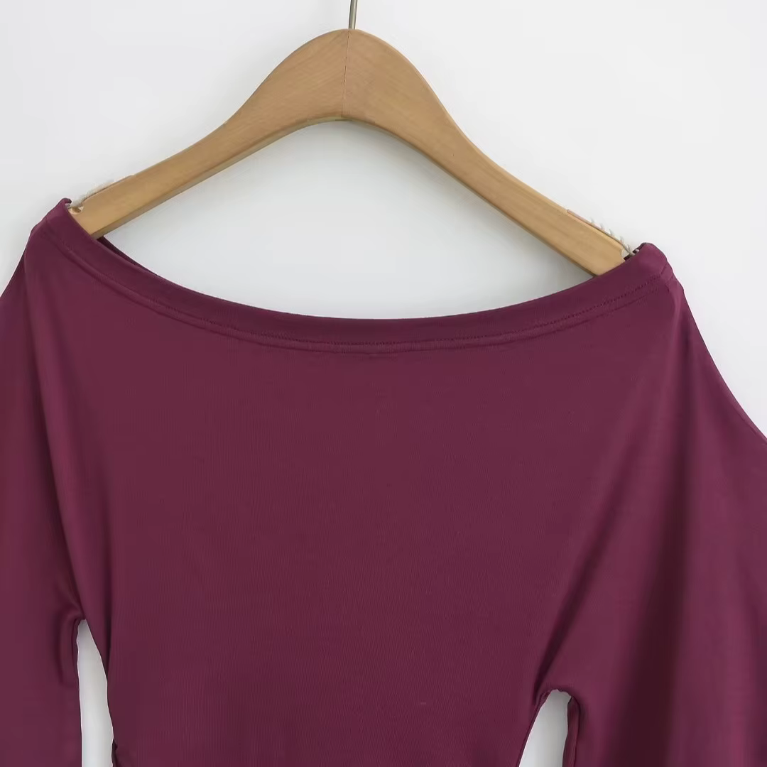 T-shirt asymétrique à une épaule coupe ajustée