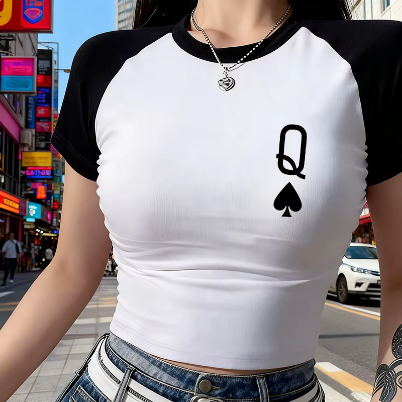 T-shirt court à col rond pour femme avec imprimé cœur