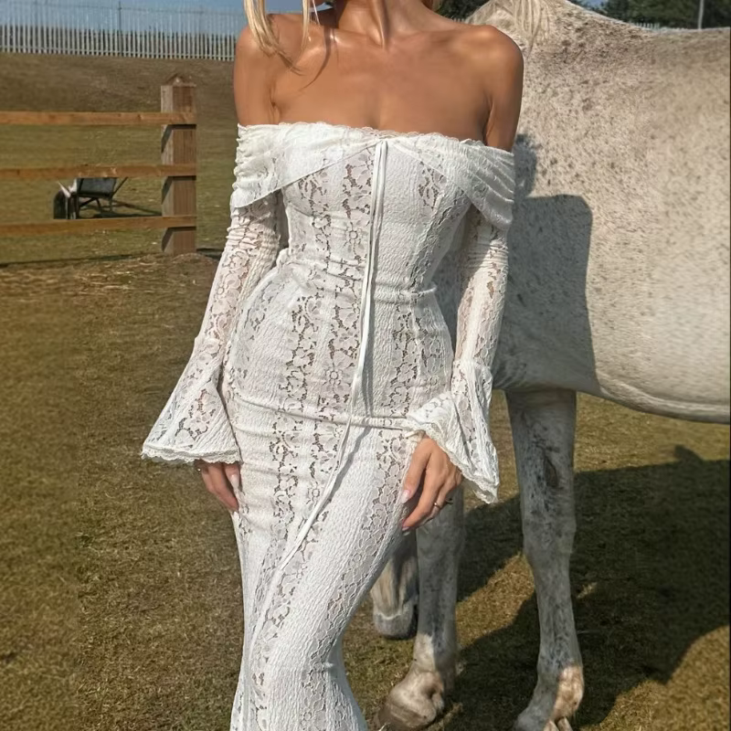 Robe longue blanche sexy en dentelle à manches longues