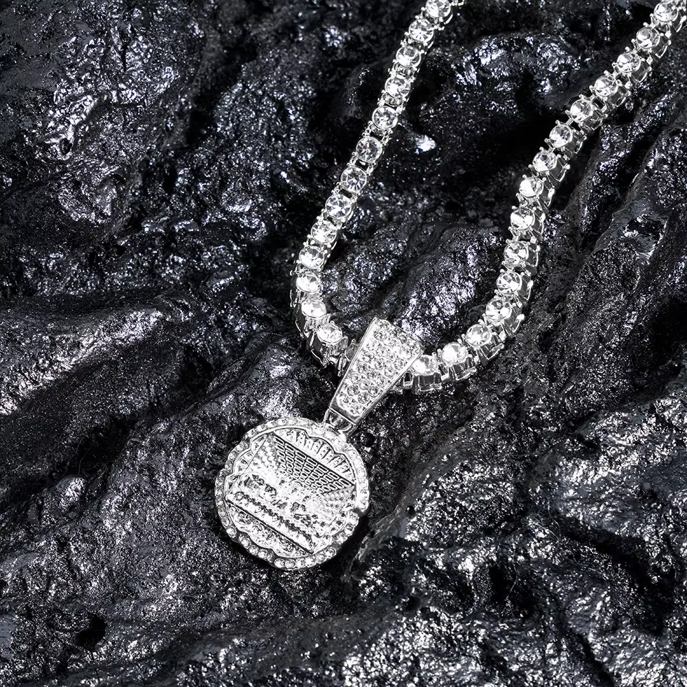 Collier pendentif délicat et brillant pour hommes et femmes