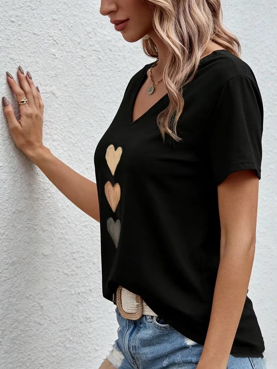 T-shirt pour femme col en V à manches courtes, imprimé cœur dégradé, coupe ample, doux, décontracté, mignon, respirant, idéal pour le printemps, l'été et les soirées