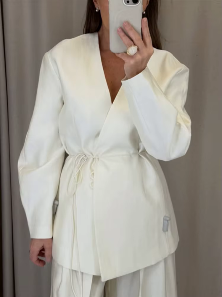 Ensemble élégant pour femme : veste ample unie à lacets et manches longues col en V