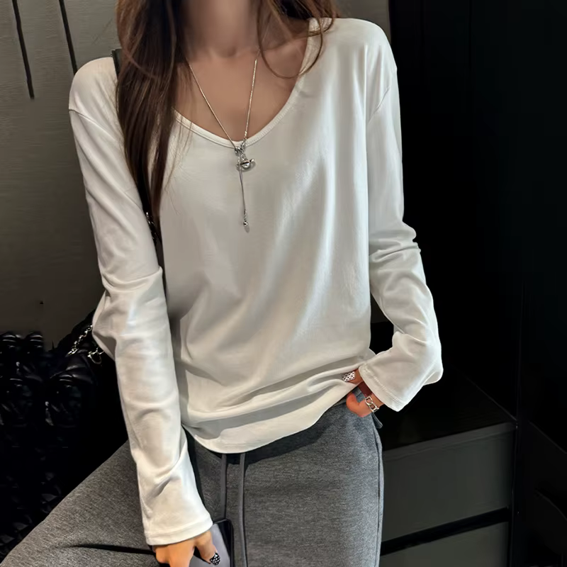 T-shirt gris à col en V et manches longues pour femme