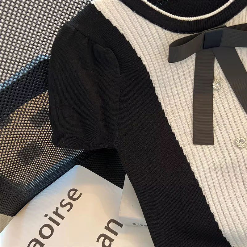 T-shirt tricoté noir à manches courtes pour femmes