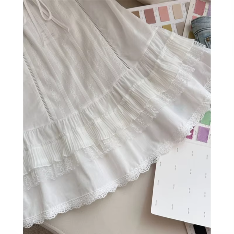 Débardeur blanc chic pour femme avec dentelle