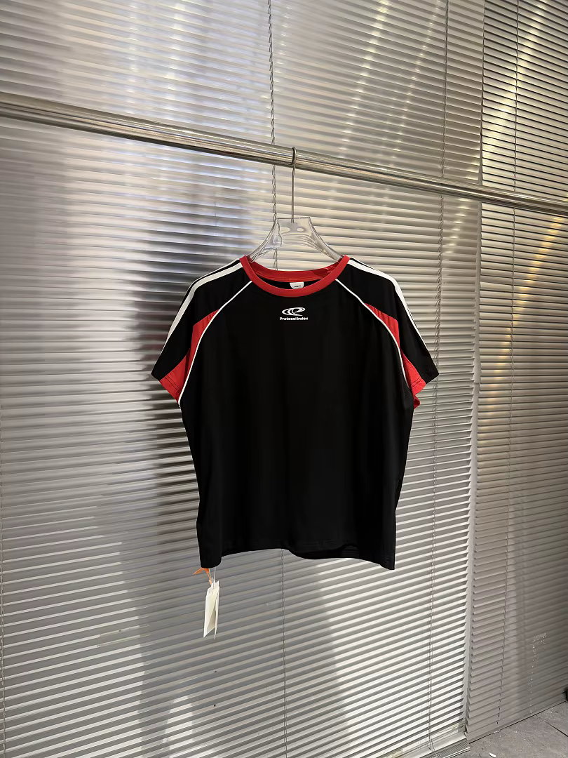 T-shirt à manches courtes extensible coupe ajustée