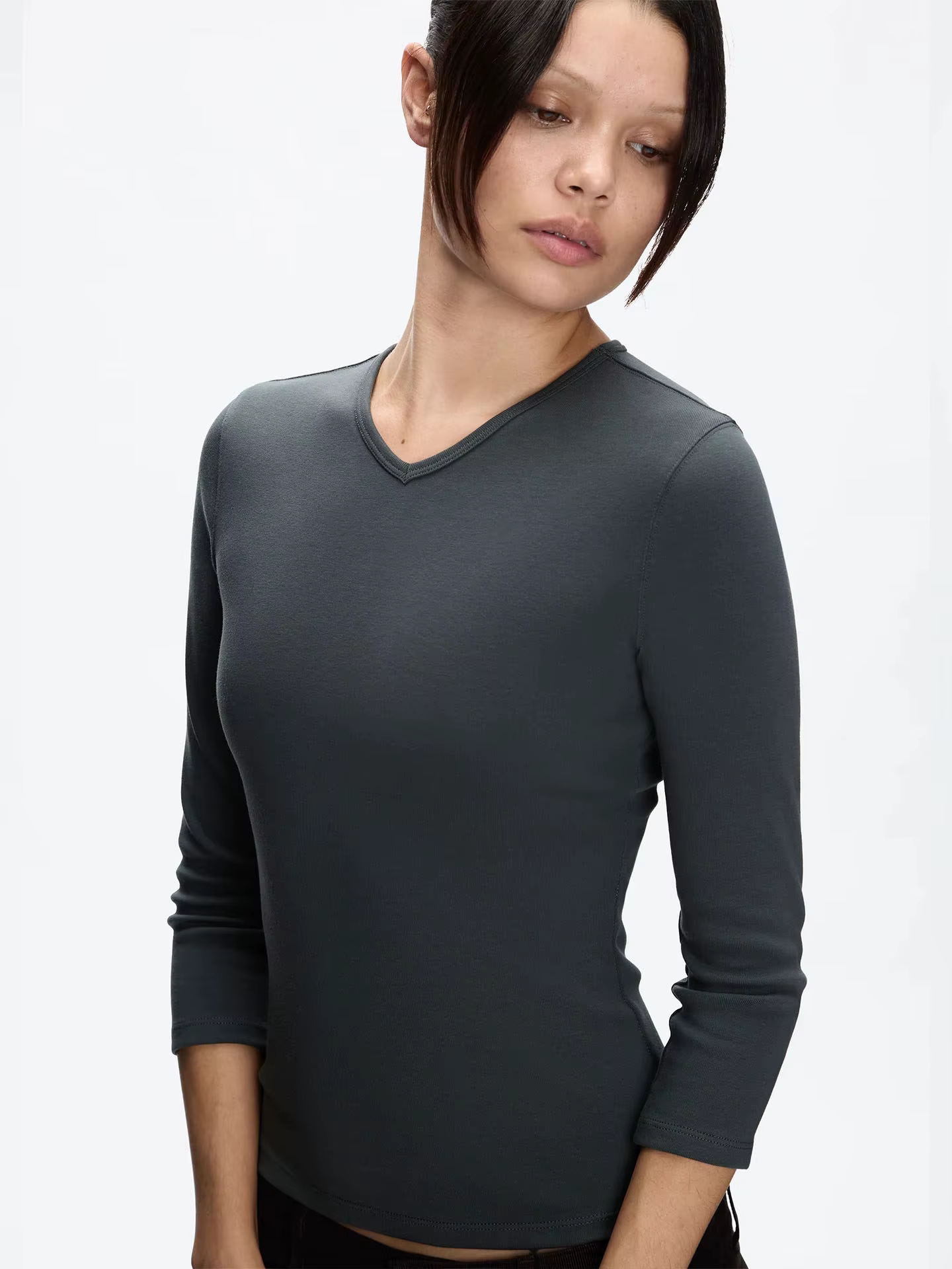 Haut blanc, gris-bleu
