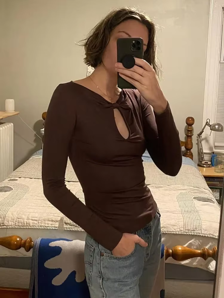 T-shirt évidé à manches longues pour femmes