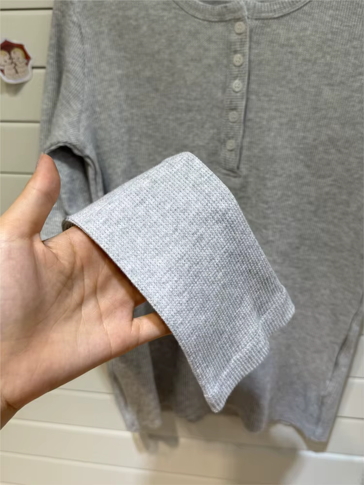 Gris gaufre mince à manches longues T-Shirt femmes printemps boutons col rond rétro Y2k