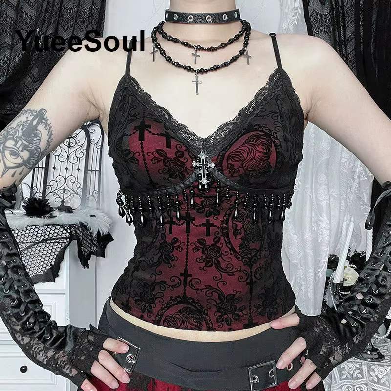 Crop tops gothiques noirs en dentelle et résille