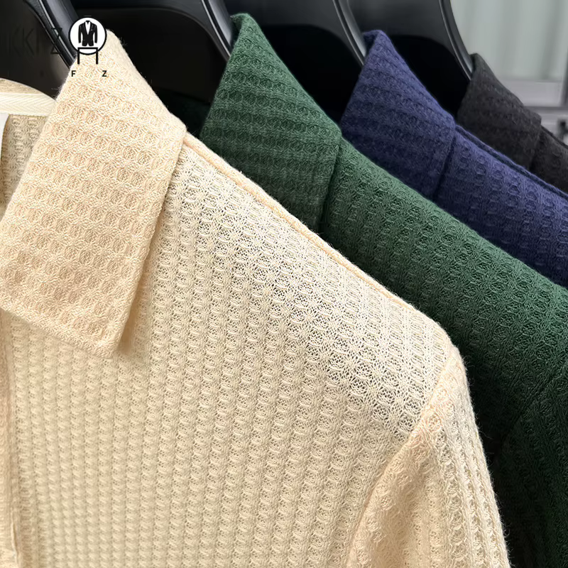 Polo en maille nid d'abeille minimaliste pour homme