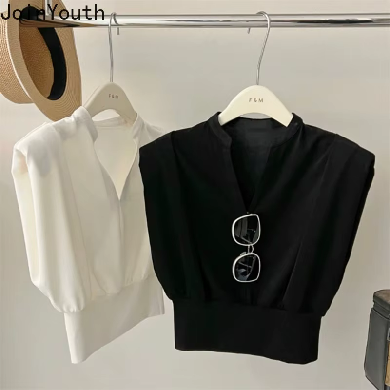 T-shirts pour femmes hauts courts manches volantes col en v